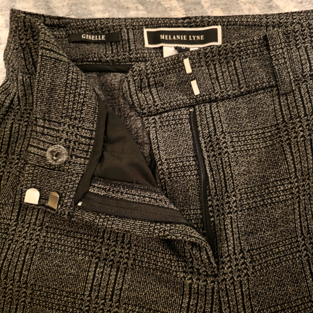 Melanie Lyne Women's Black and Gray Trousers